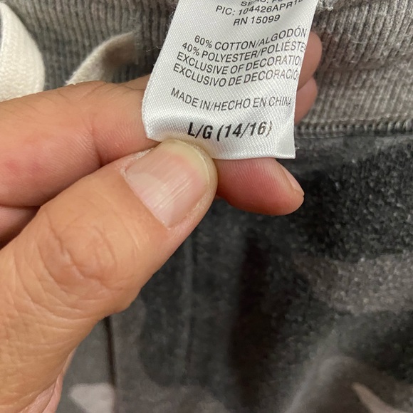 Roebuck and Co boys gray camo sweats in Large - Picture 3 of 4
